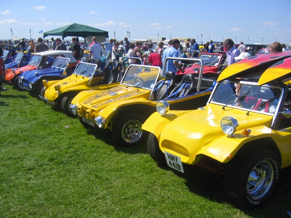 Pictures from Beachbuggin' 2005 Southsea Seafront Beach buggy line up