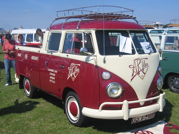 Split screen crew cab