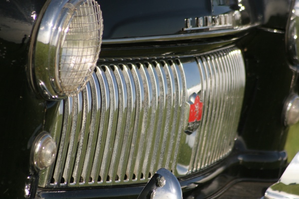 Ford Consul grille